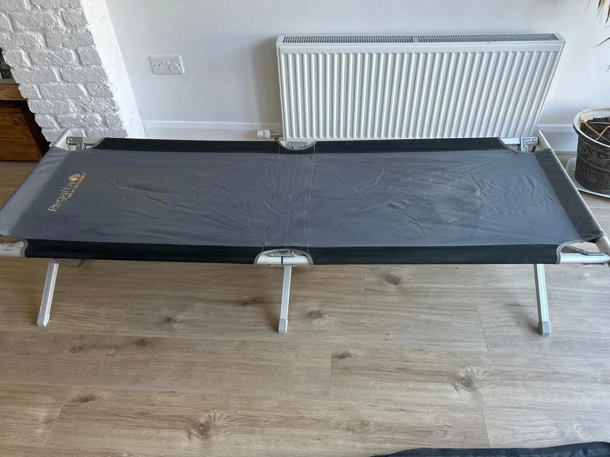 Camp table, chair, bed - Image 4