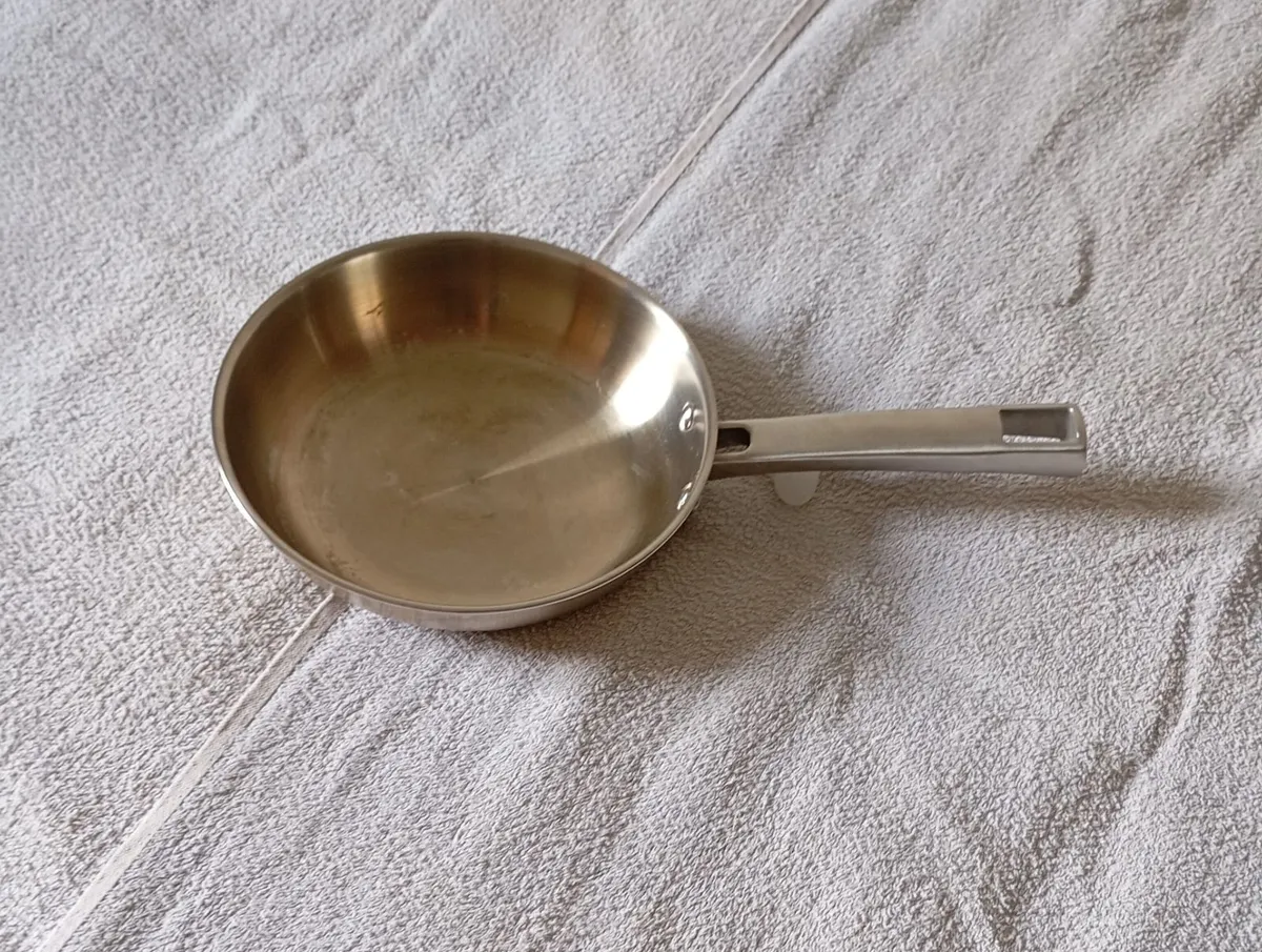 Kitchen Cookware - Image 3