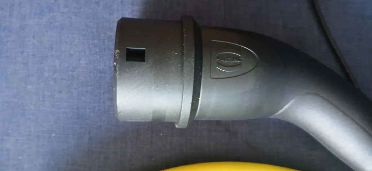 EV charging cable - Image 1