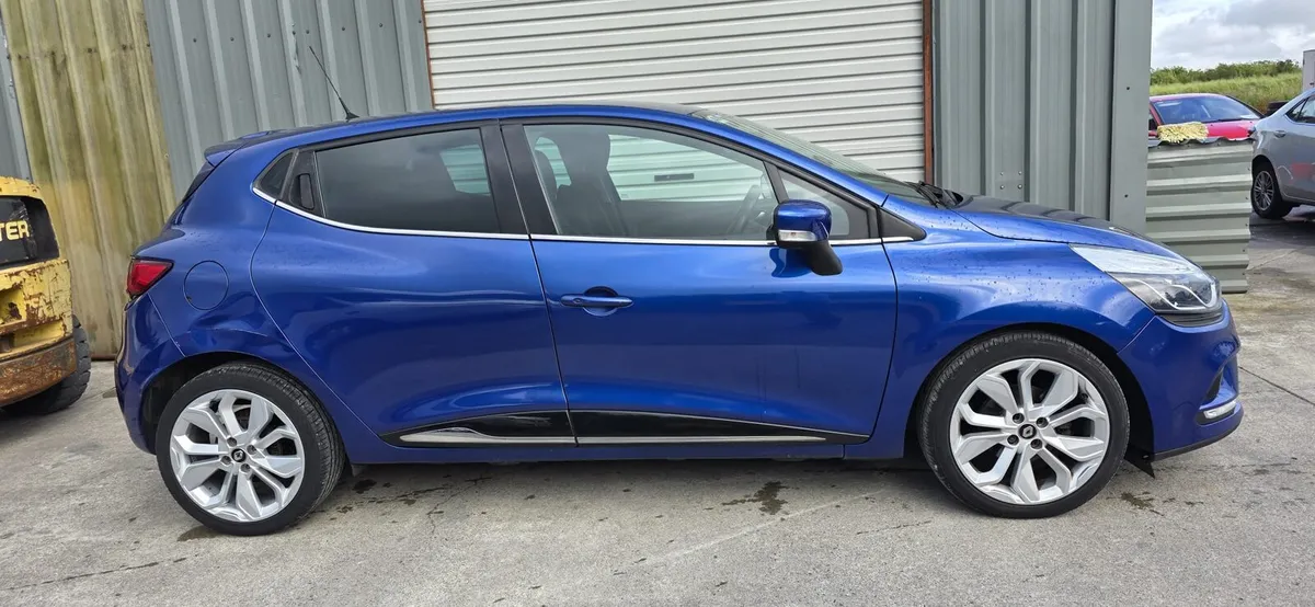 182 RENAULT CLIO - Image 4