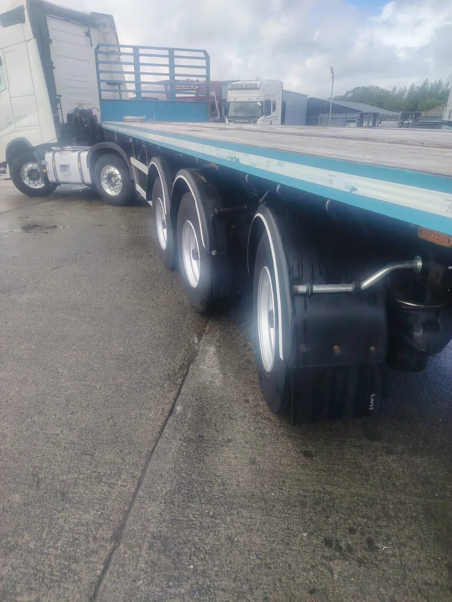 SDC Urban 10.5 meter Rear Steering Flat Trailer - Image 3