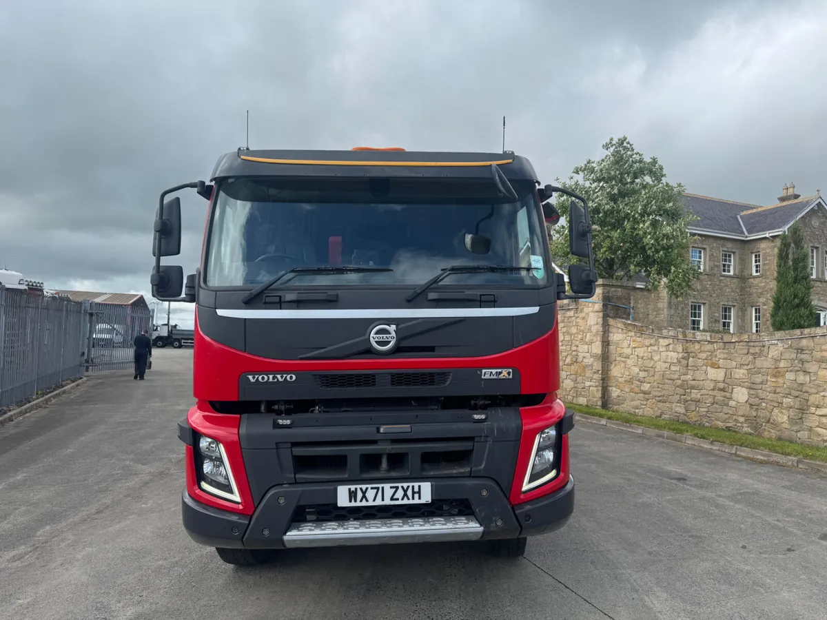 2022 Volvo FMX 420 8x4 Tipper - Image 2