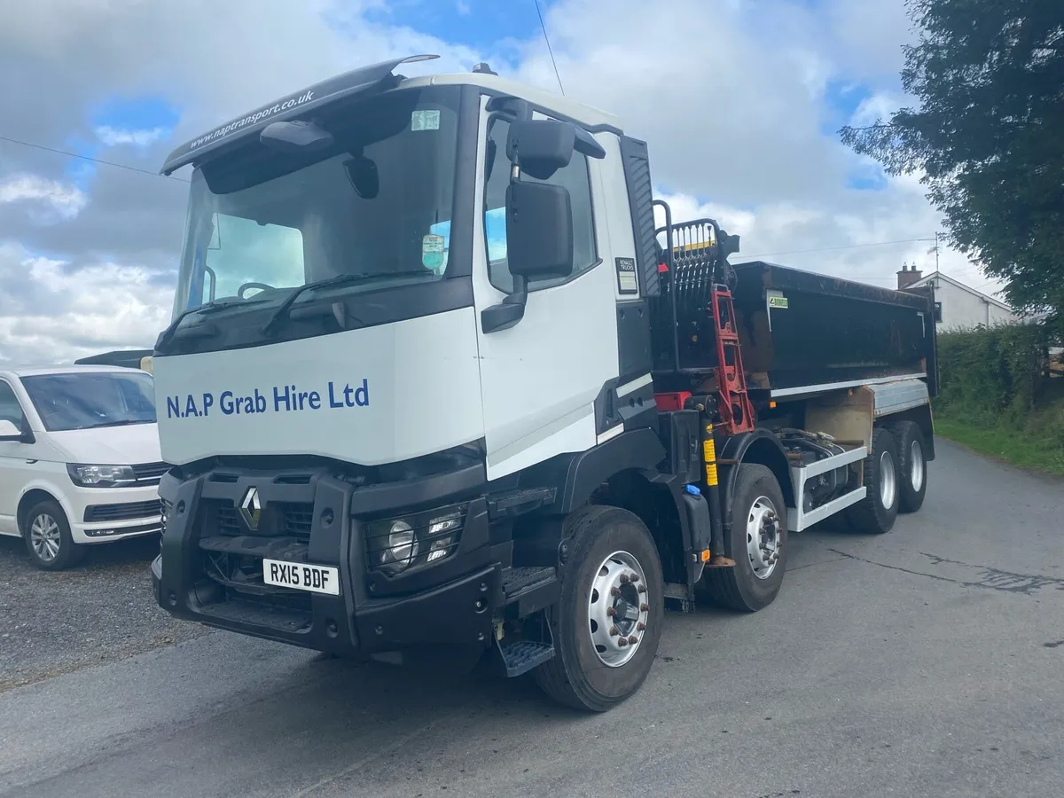 Renault 8x4 grab lorry - Image 2
