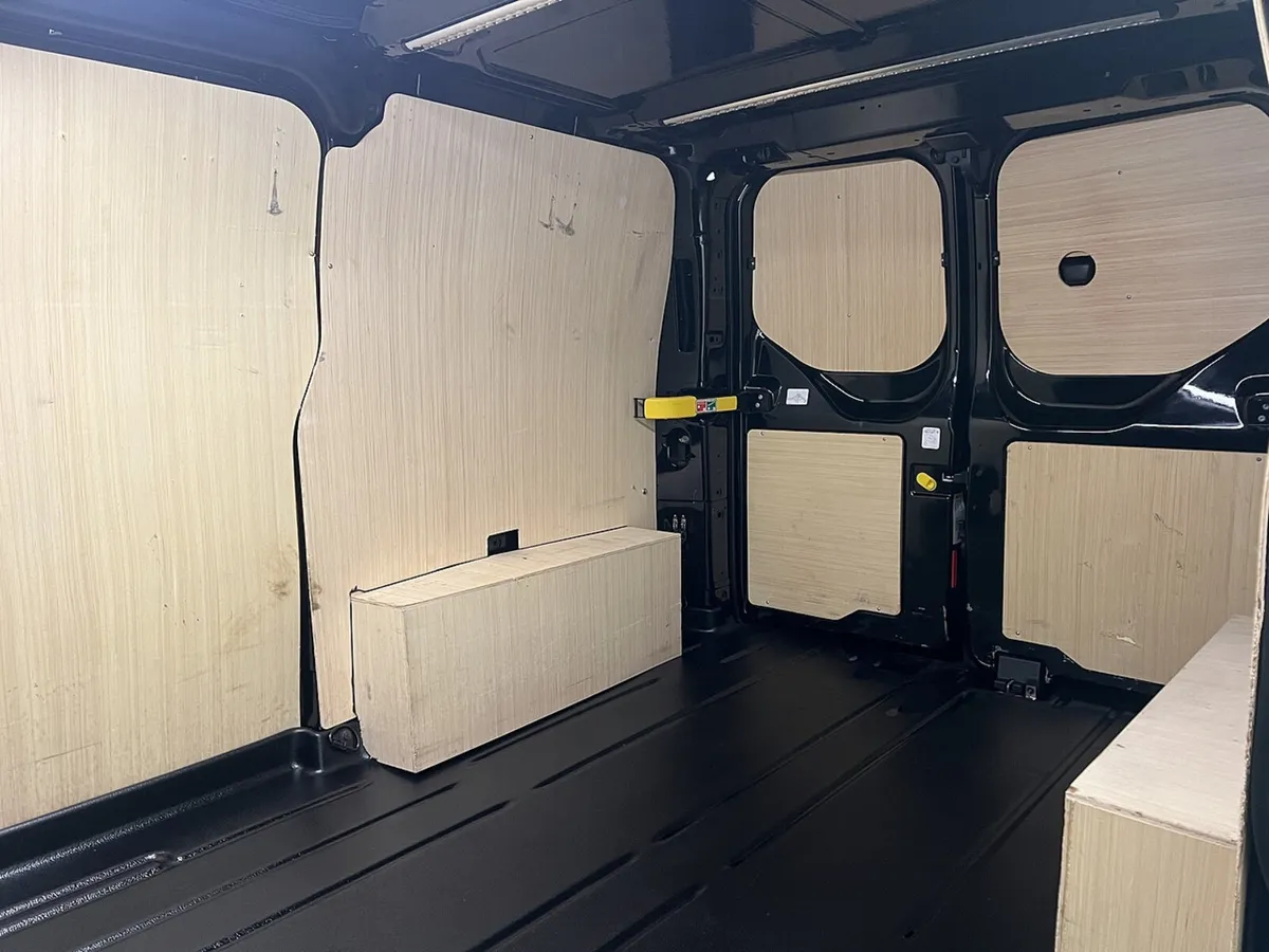 2023 Ford Transit Custom Panel Van - Image 3
