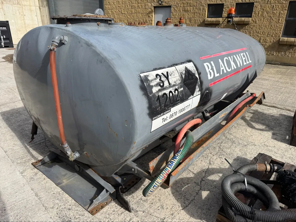 Spartan Steel fuel tanker 6000L / 1500 gal - Image 2