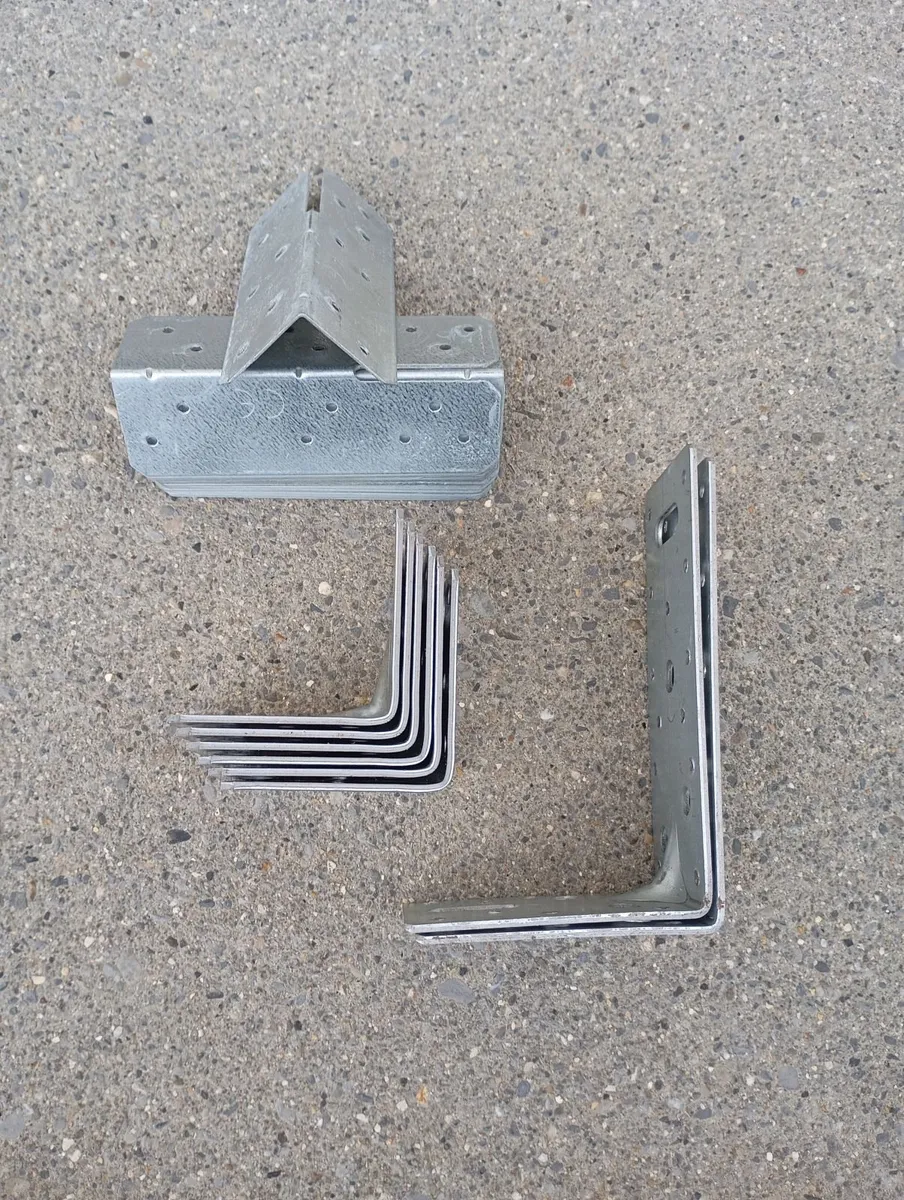 Metal Angle Brackets - Image 1