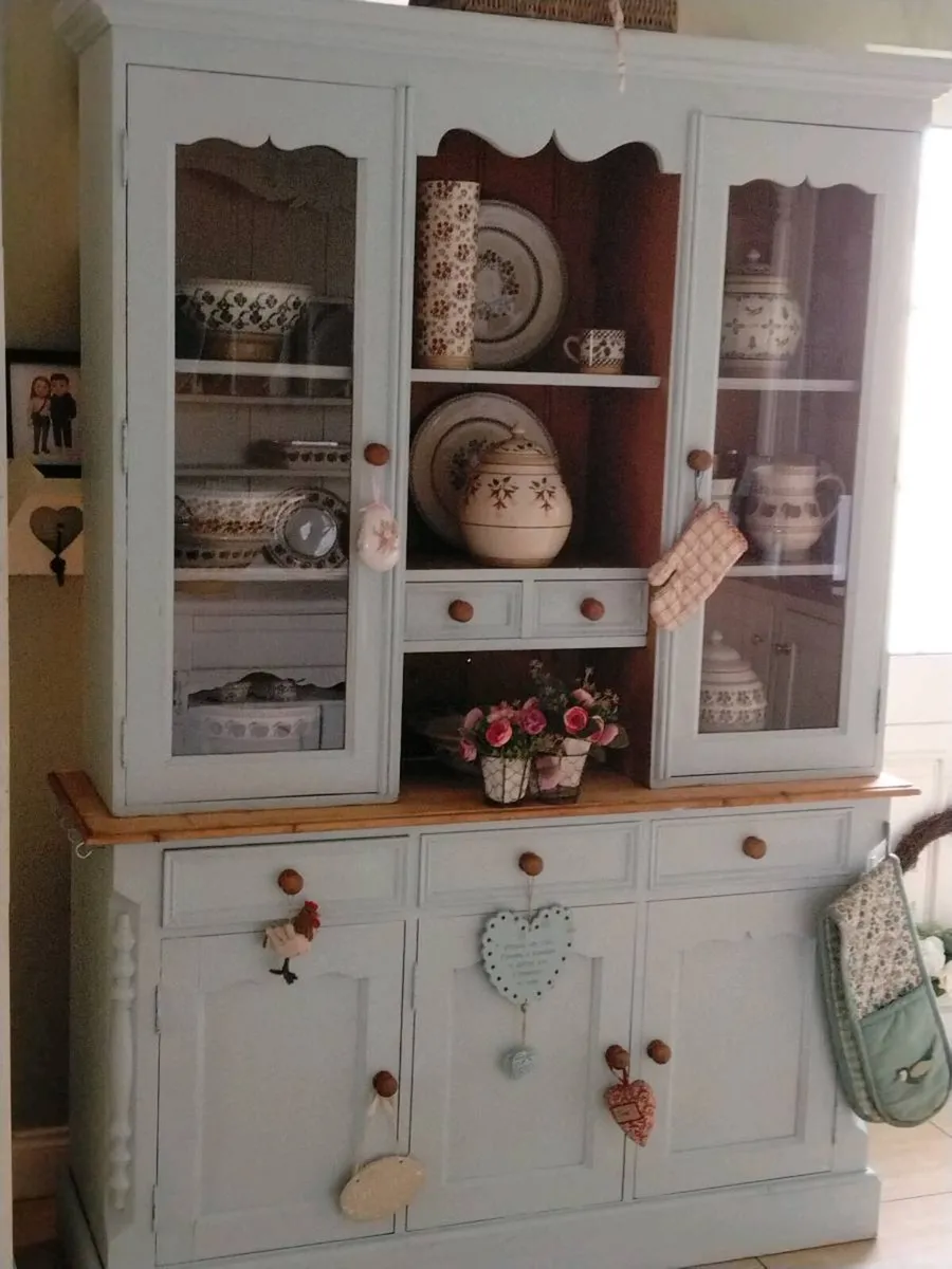 Solid kitchen dresser delivery arranged - Image 1