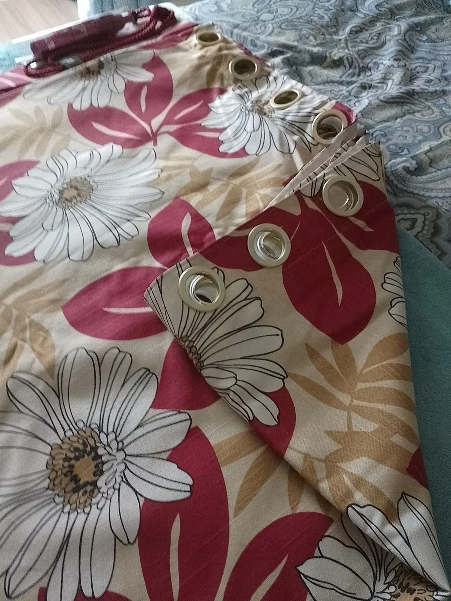 curtain - Image 1