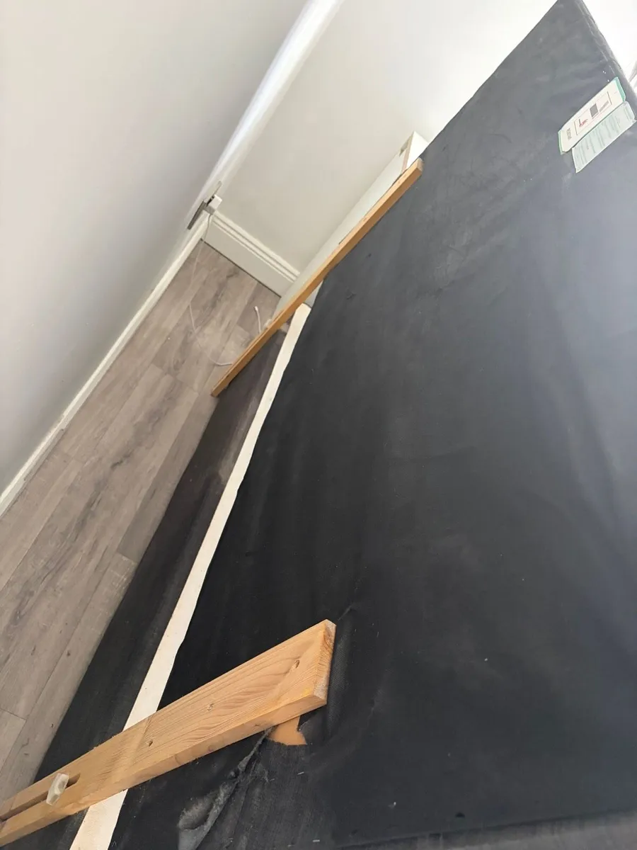 King size bed - Image 3