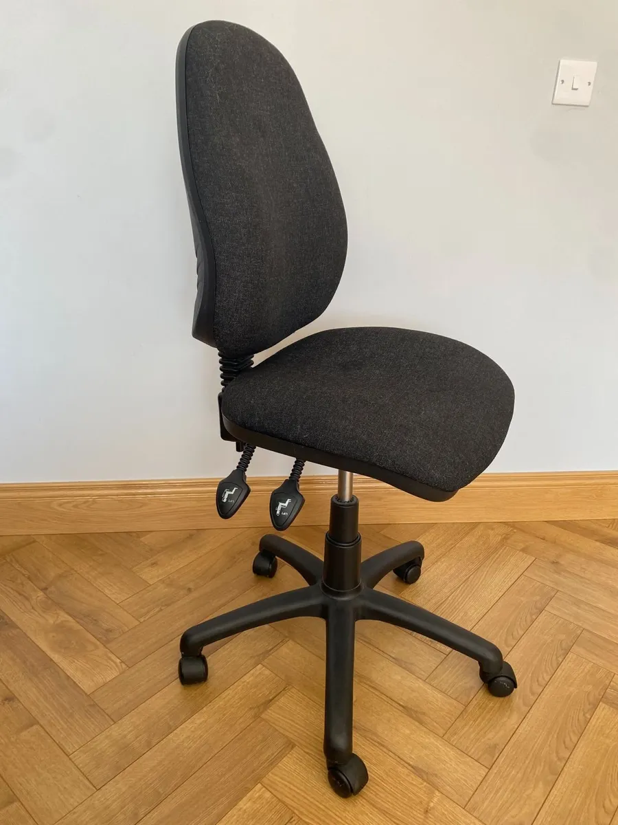 Computer Chair - Image 3
