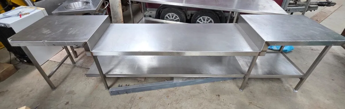 Stainless steel countertops, tap and sinks - Image 3
