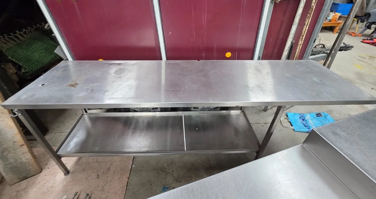 Stainless steel countertops, tap and sinks - Image 4