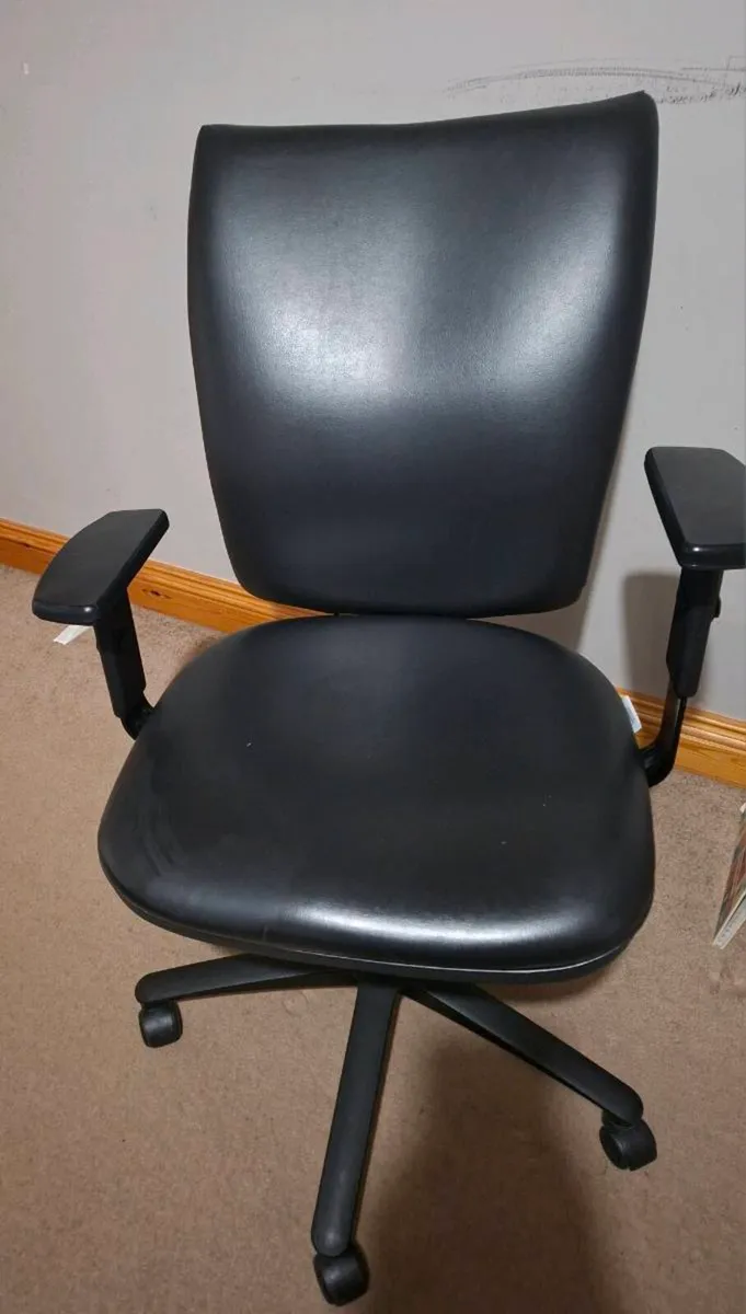 Office Swivel Chairs - Image 2