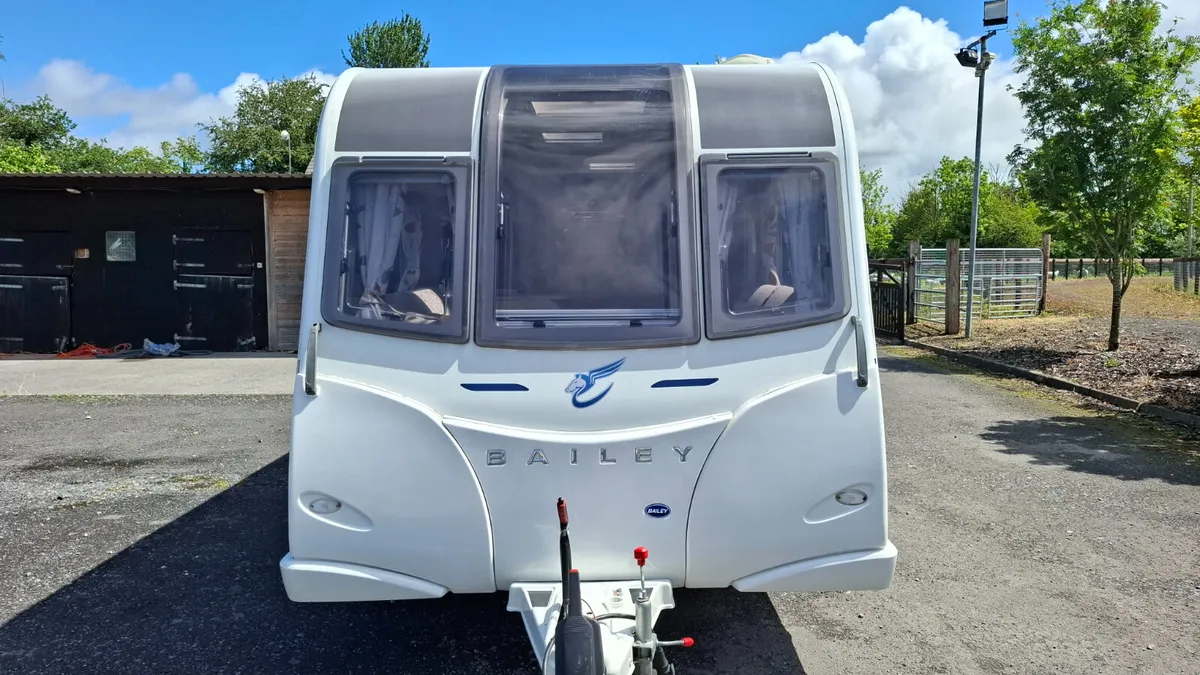 Bailey Pegadus Verona Fixed Bed Caravan - Image 2
