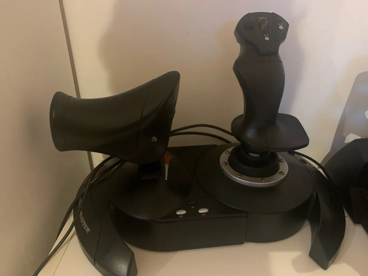 Complete Flight Simulator Setup - Image 2