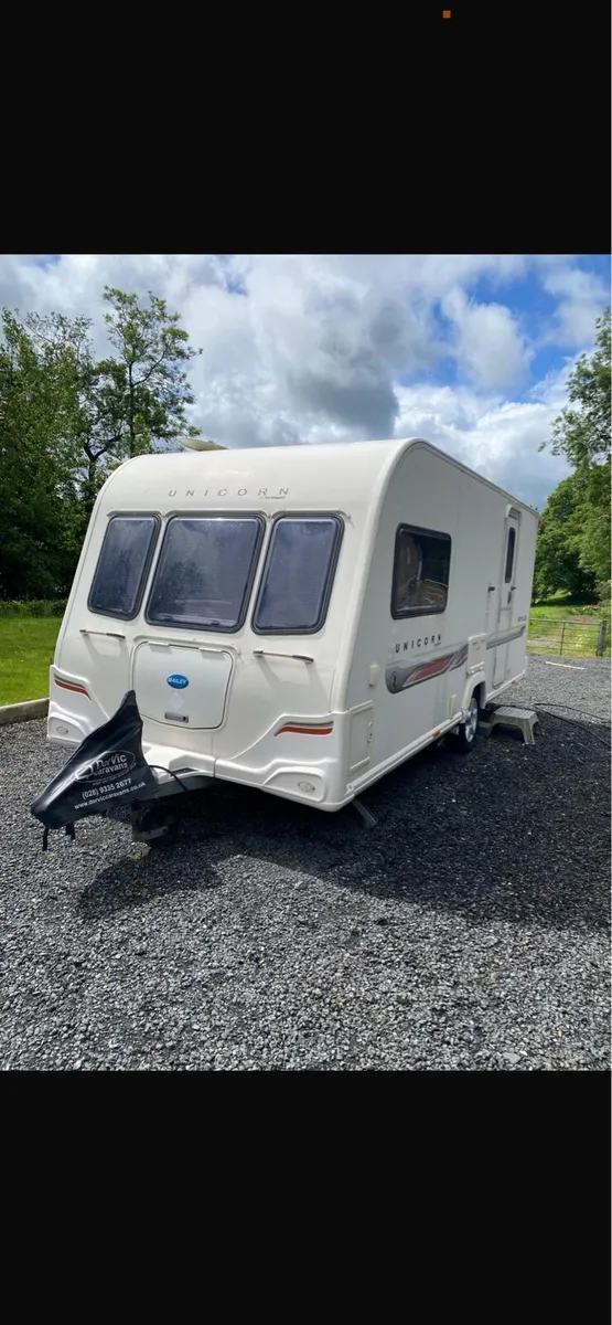Bailey Unicorn 2 berth caravan with air awning - Image 2