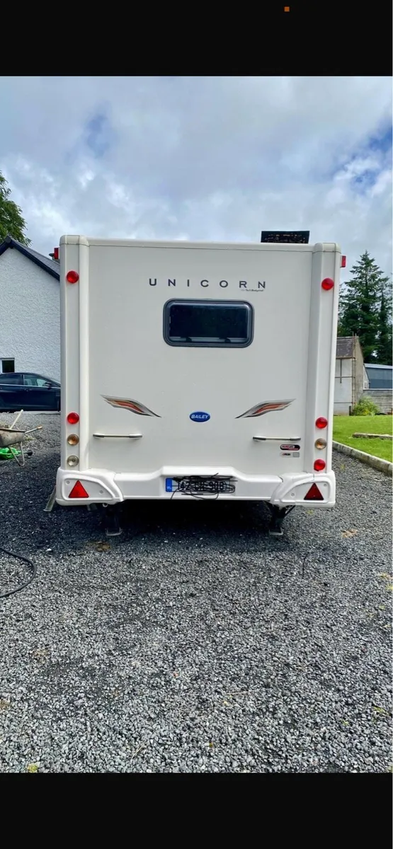 Bailey Unicorn 2 berth caravan with air awning - Image 3