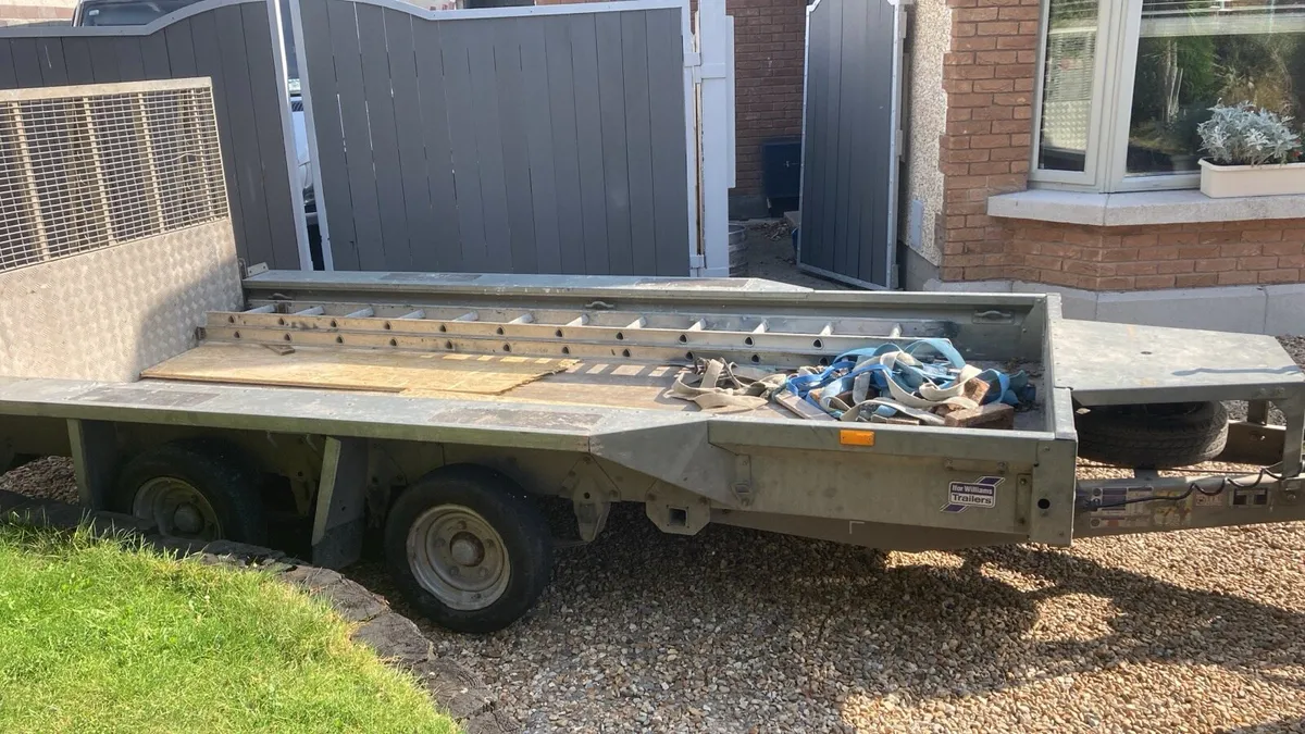 Large ifor Williams plant trailer - Image 4