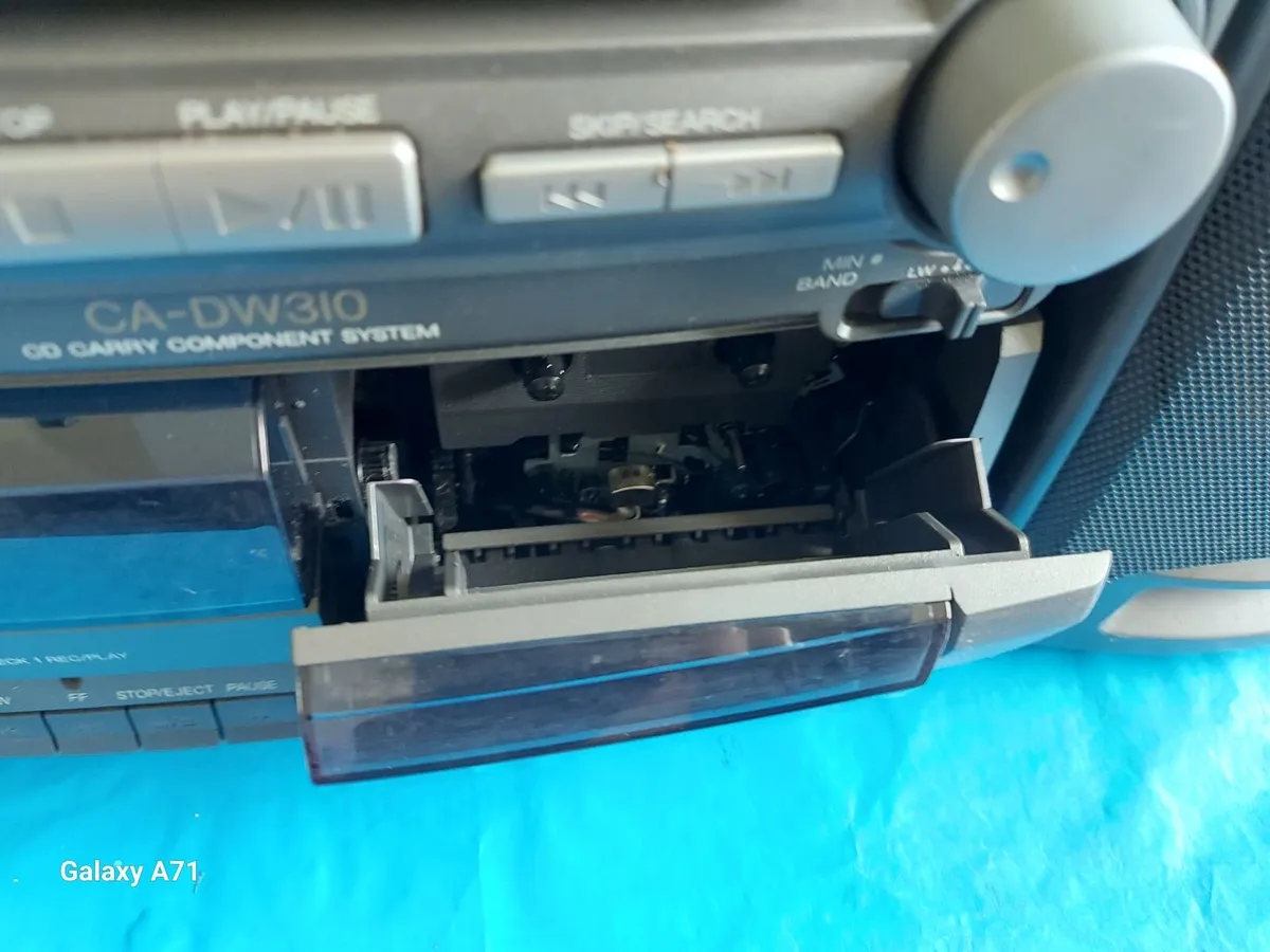 AIWA Hifi Stereo System, Model CA-DW310, Portable - Image 4