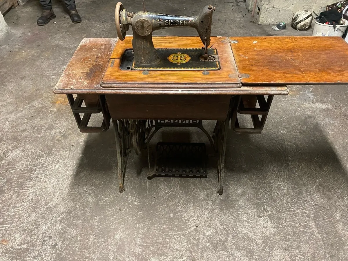 Sewing michine - Image 2