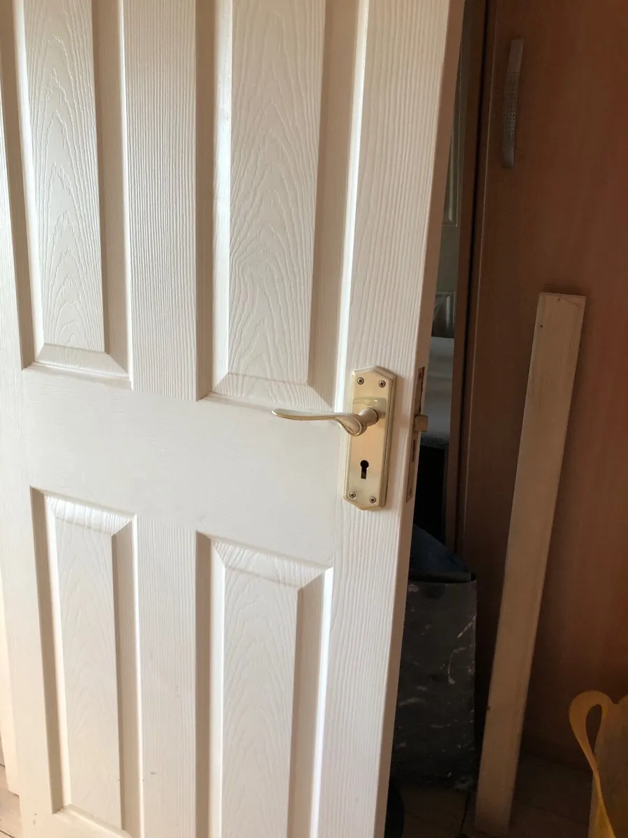 White panelled doors - Image 1