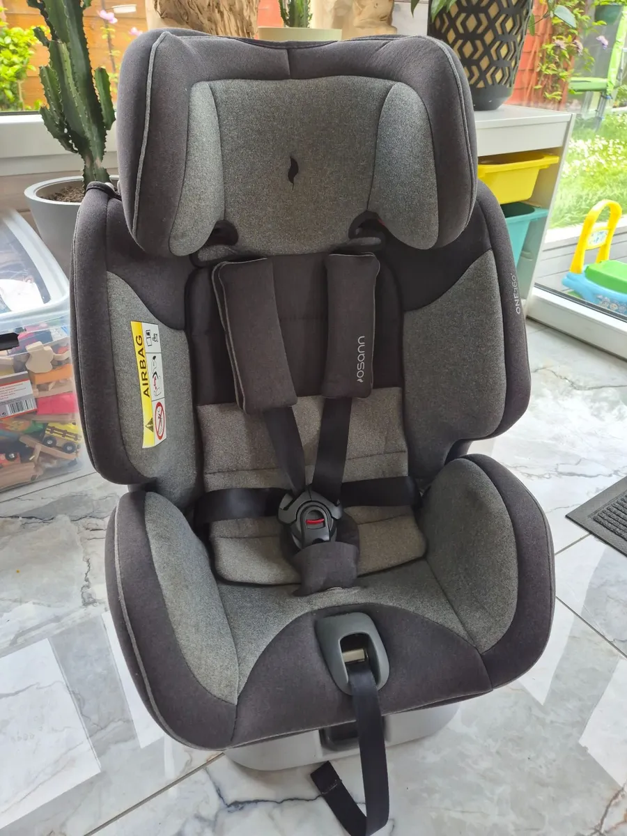 Car seat - Image 1