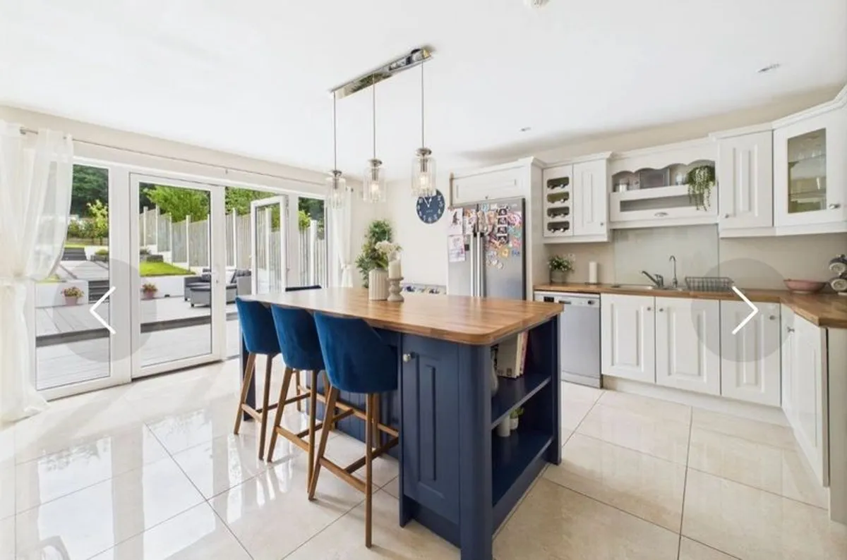 Kitchen Island - Image 2