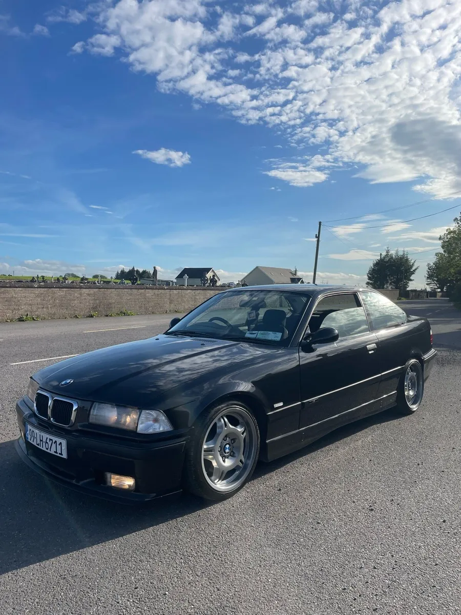 BMW E36 318is Coupe - Image 1