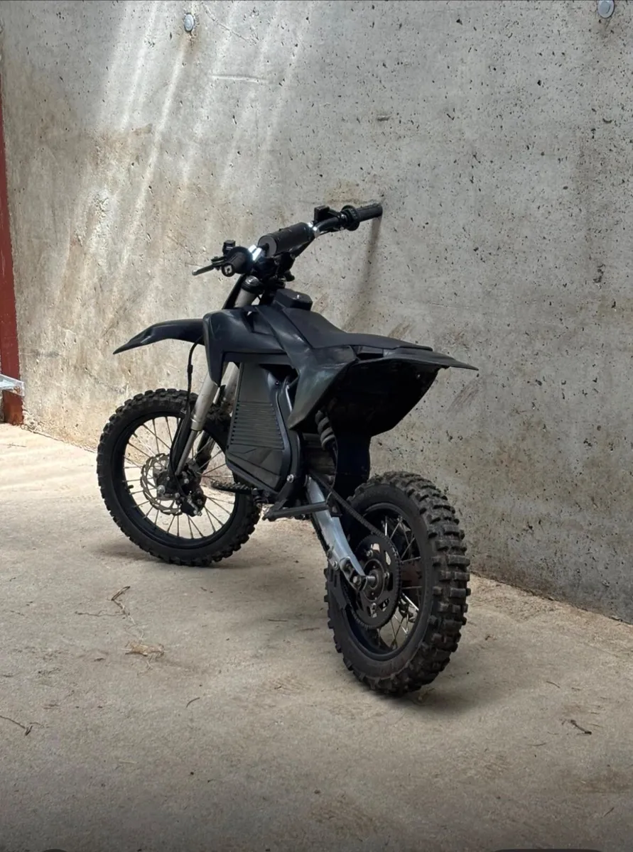Dirt bike - Image 2