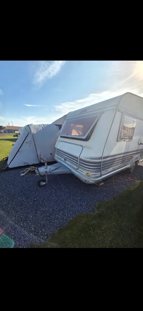 5 berth caravan including awning and annex. - Image 1