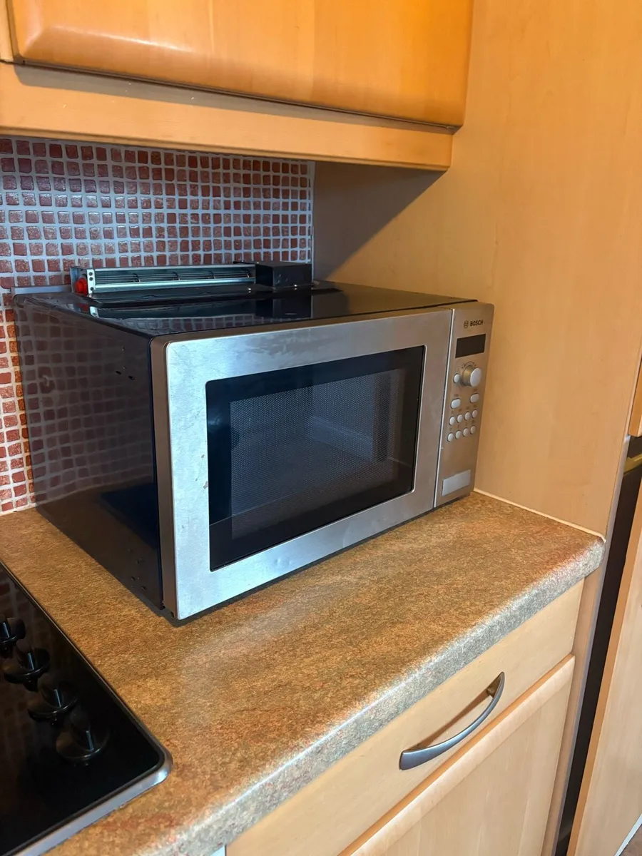 Microwave - Image 1