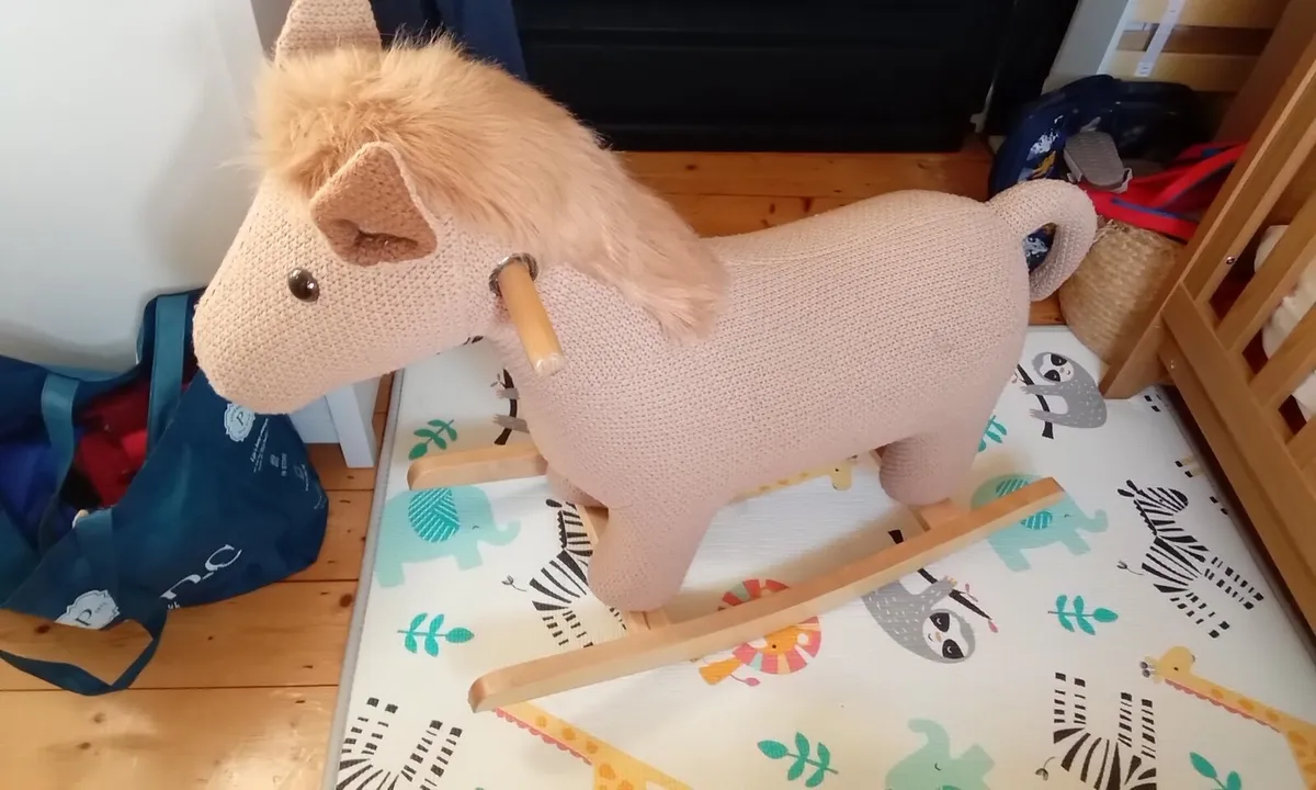 Child's gorgeous rocking horse on wooden stand - Image 3