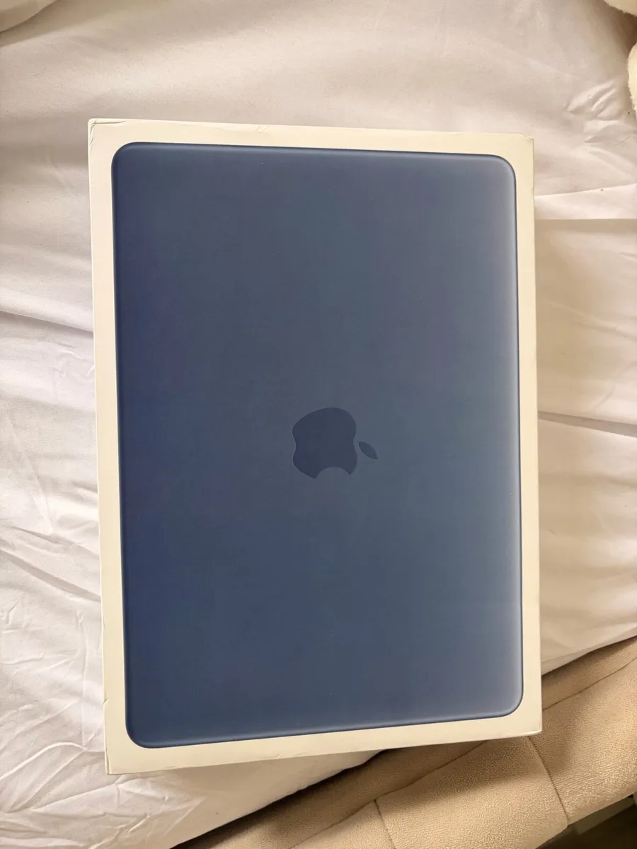 2026 Mac book Neo (darkblue) - Image 3
