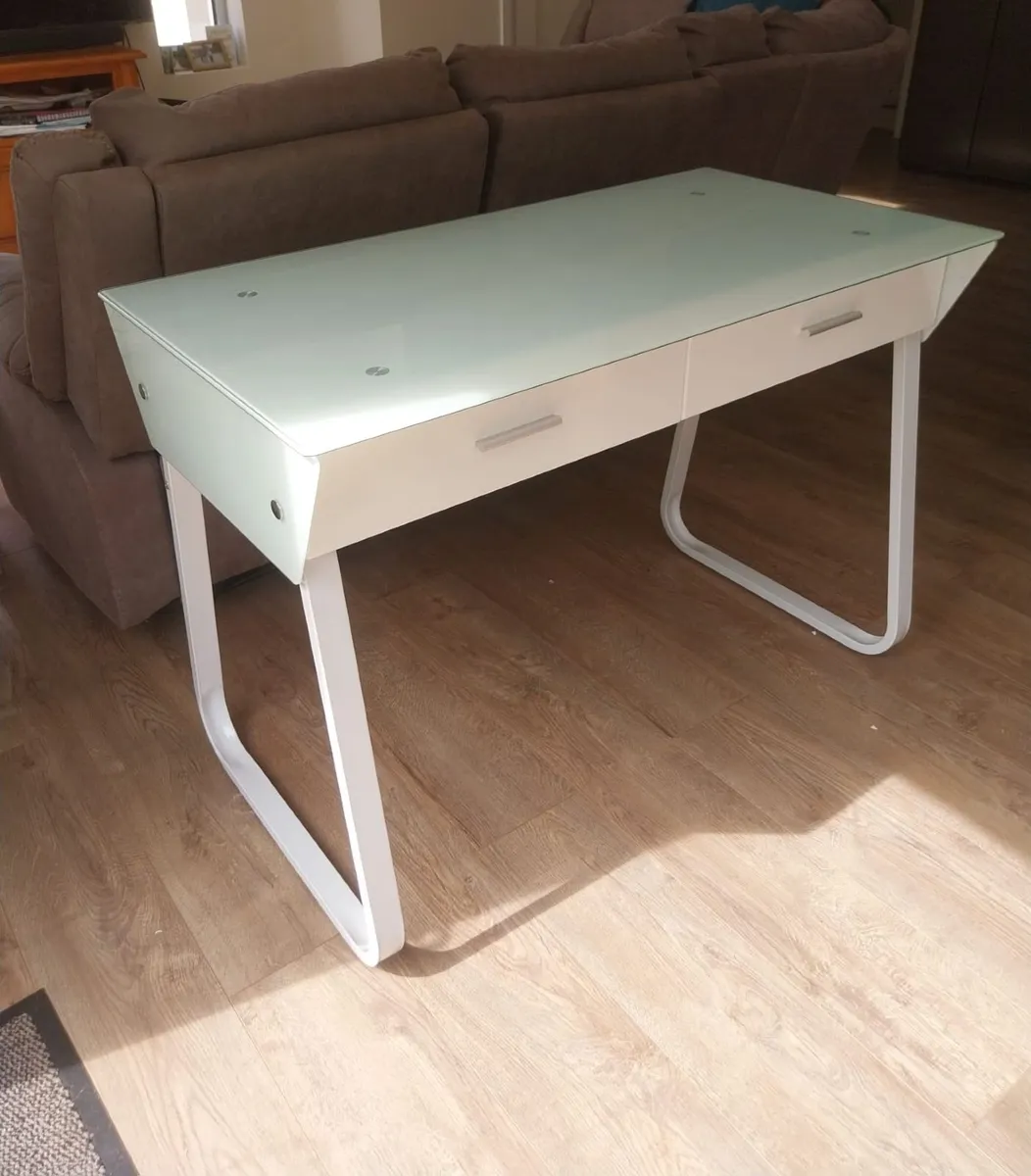 Desk - Image 2