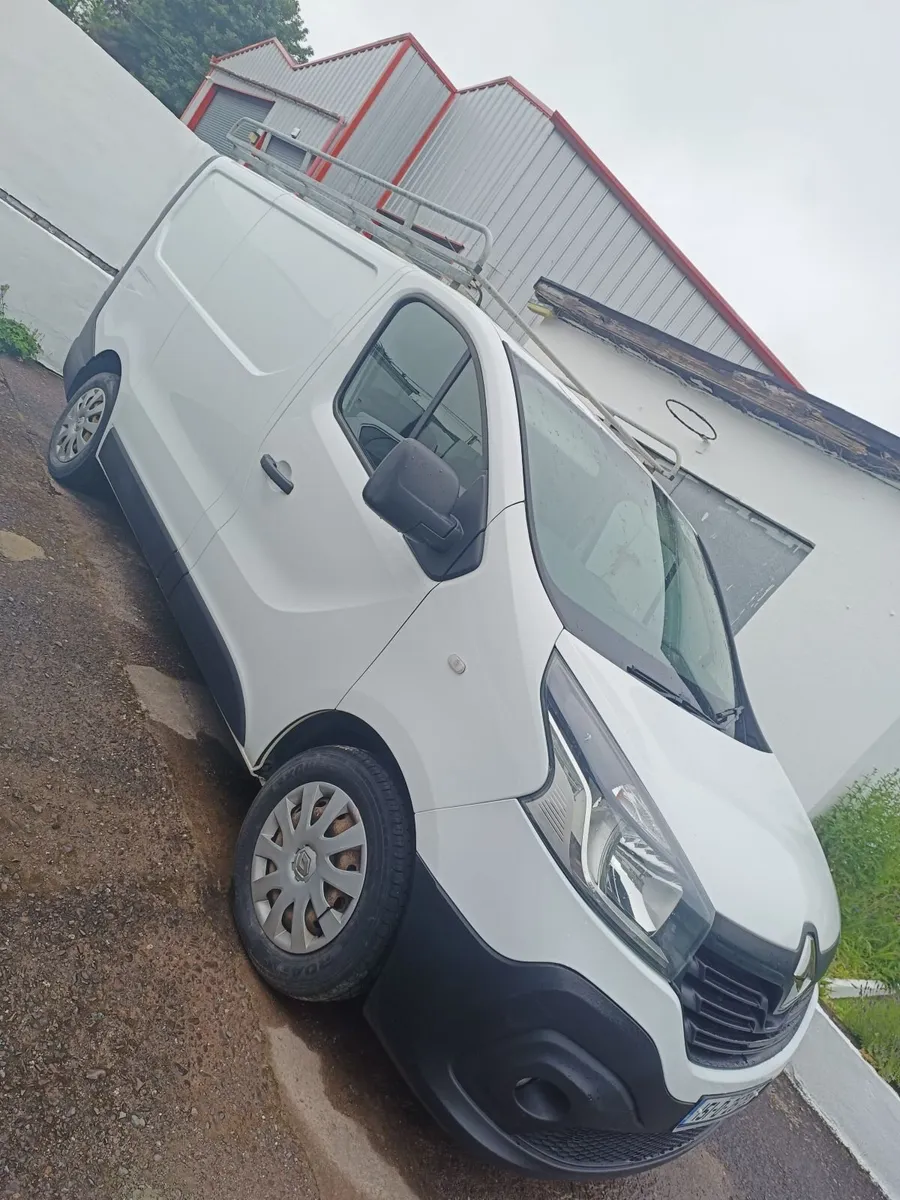 Renault Trafic 2015 - Image 1