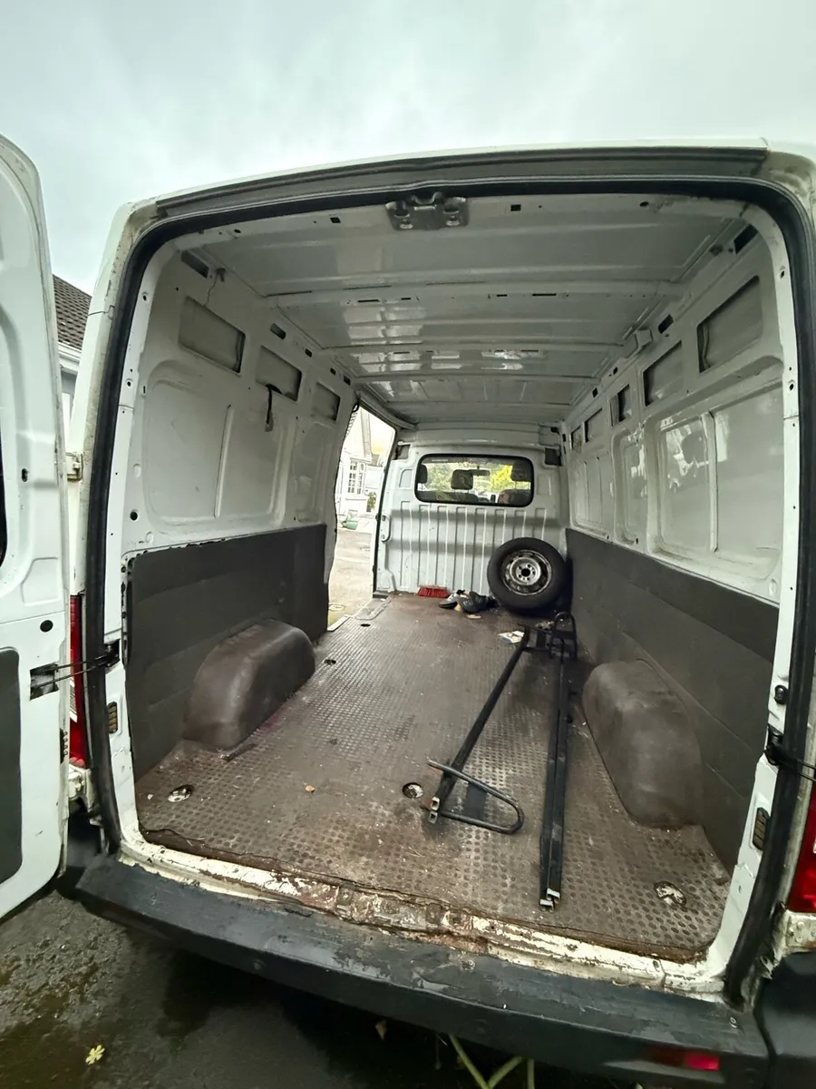 Van - Image 3
