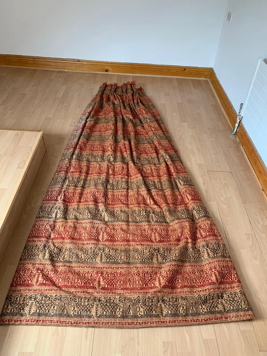 Curtains - Image 3