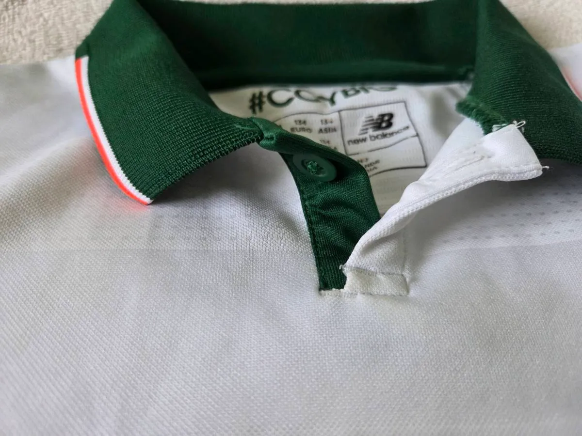 Ireland Football Away Jersey 2017 to 2018 Shirt - Image 4