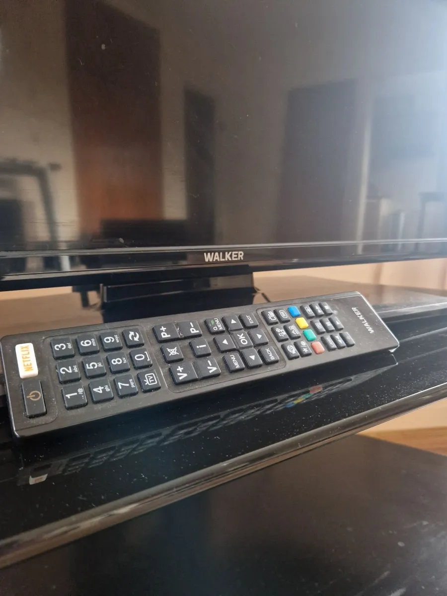 40" Walker TV & Glass Stand - Image 2