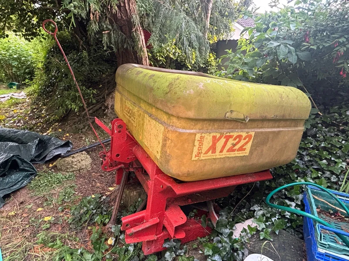 Teagle CT22 fertiser spreader - Image 1
