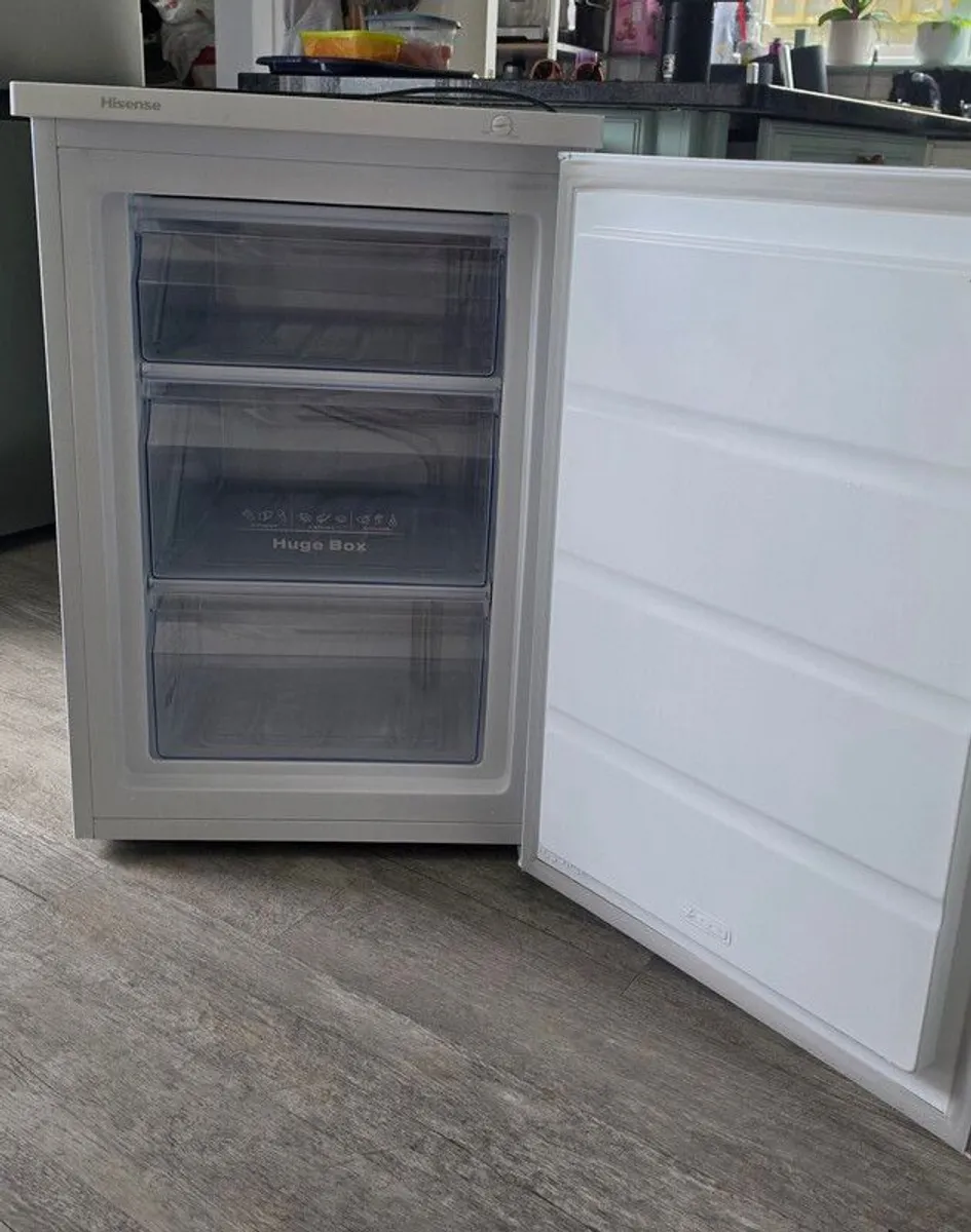 Hisense under counter freezer - Image 2
