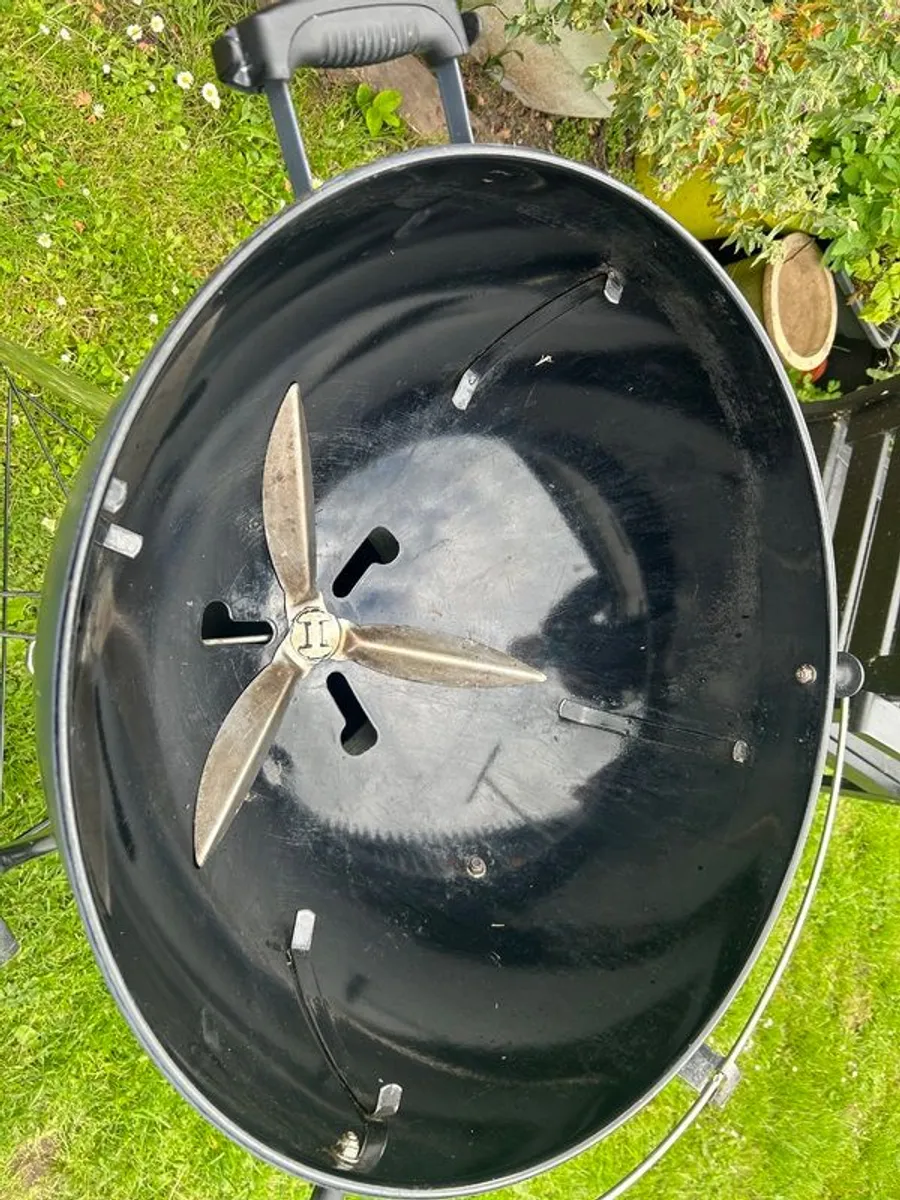 Weber Barbecue 57cm Slate Blue - Image 3