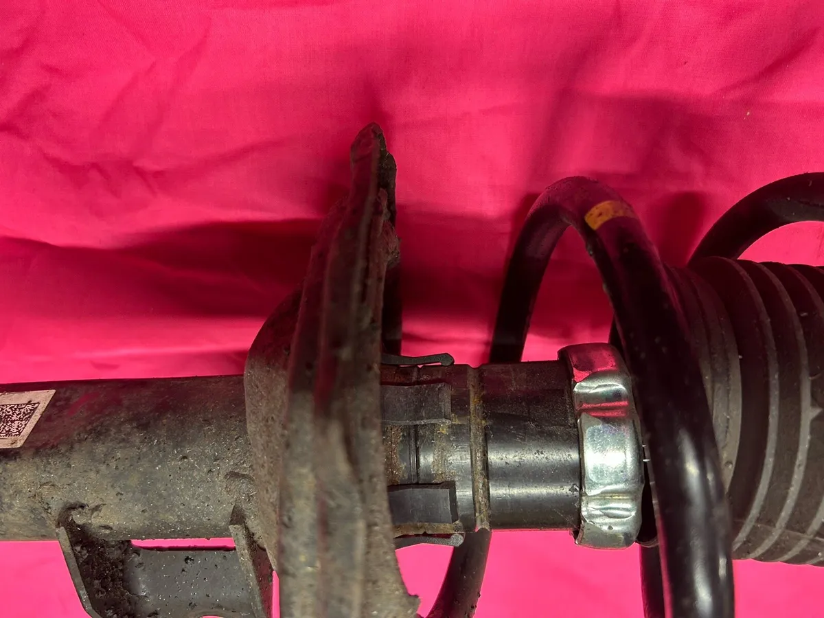 VW Golf Mk 7 Front Strut - Image 2