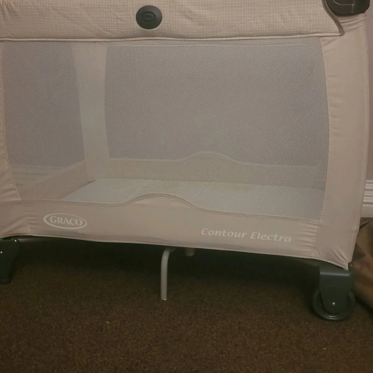 Graco travel cot - Image 4