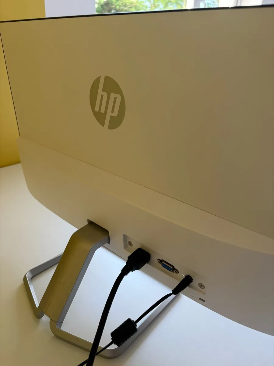 HP monitor 21.5inch - Image 4