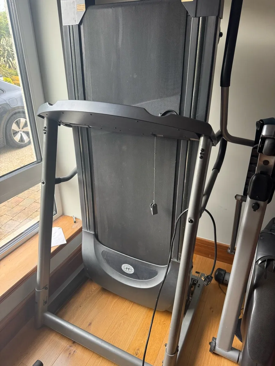 Technology cross-trainer and treadmill - Image 2
