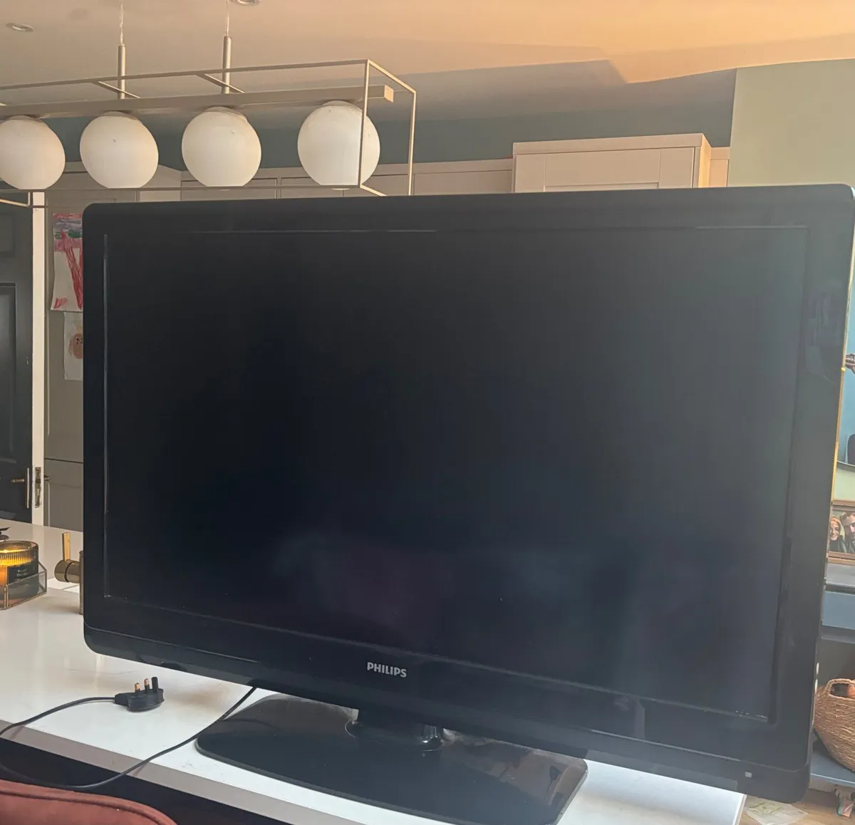 Philips Flatscreen TV- x2 HDMI - Image 1