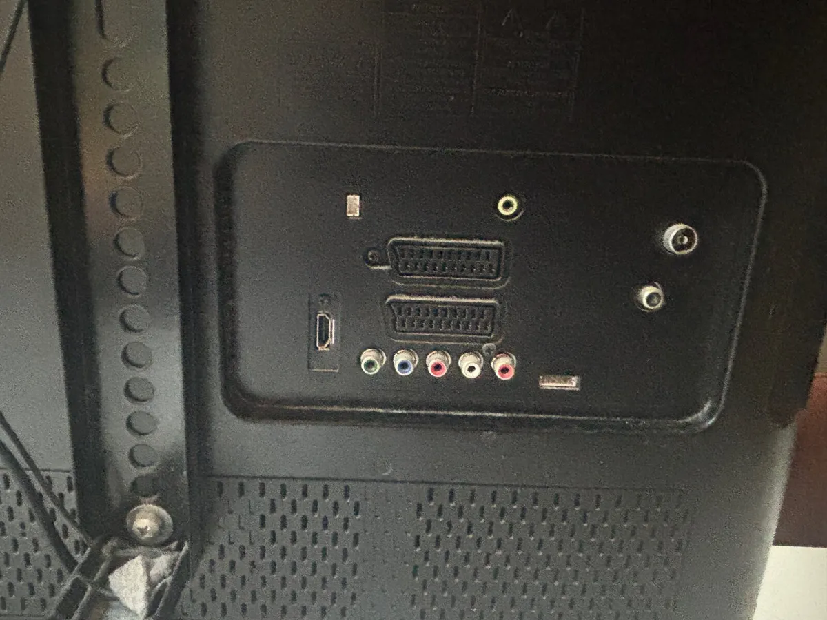 Philips Flatscreen TV- x2 HDMI - Image 3