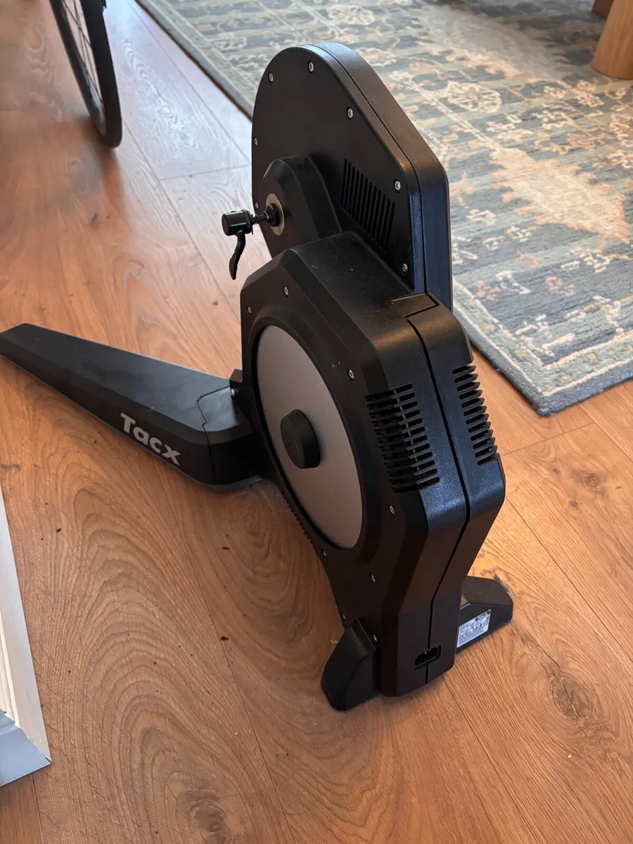 Tacx Flux S - Smart Trainer - Image 3