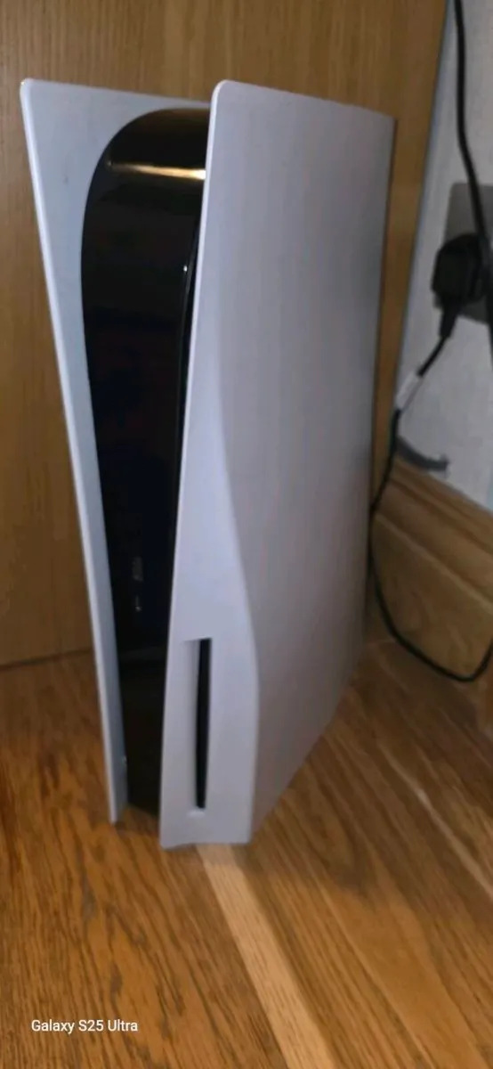 Ps5 game console - Image 1